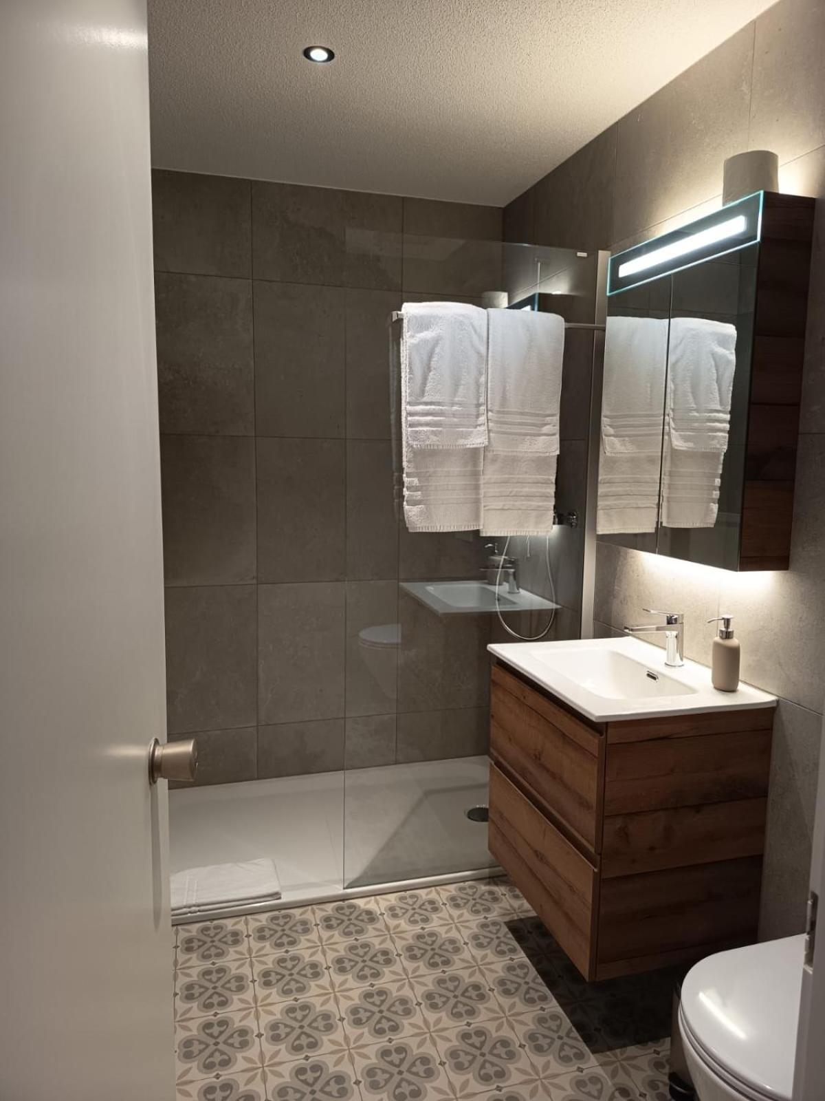 Hotel Restaurant Krone Aarberg Екстер'єр фото