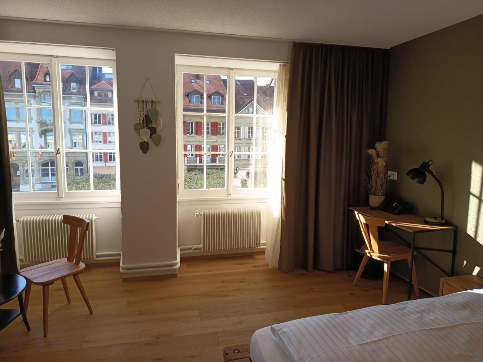 Hotel Restaurant Krone Aarberg Екстер'єр фото