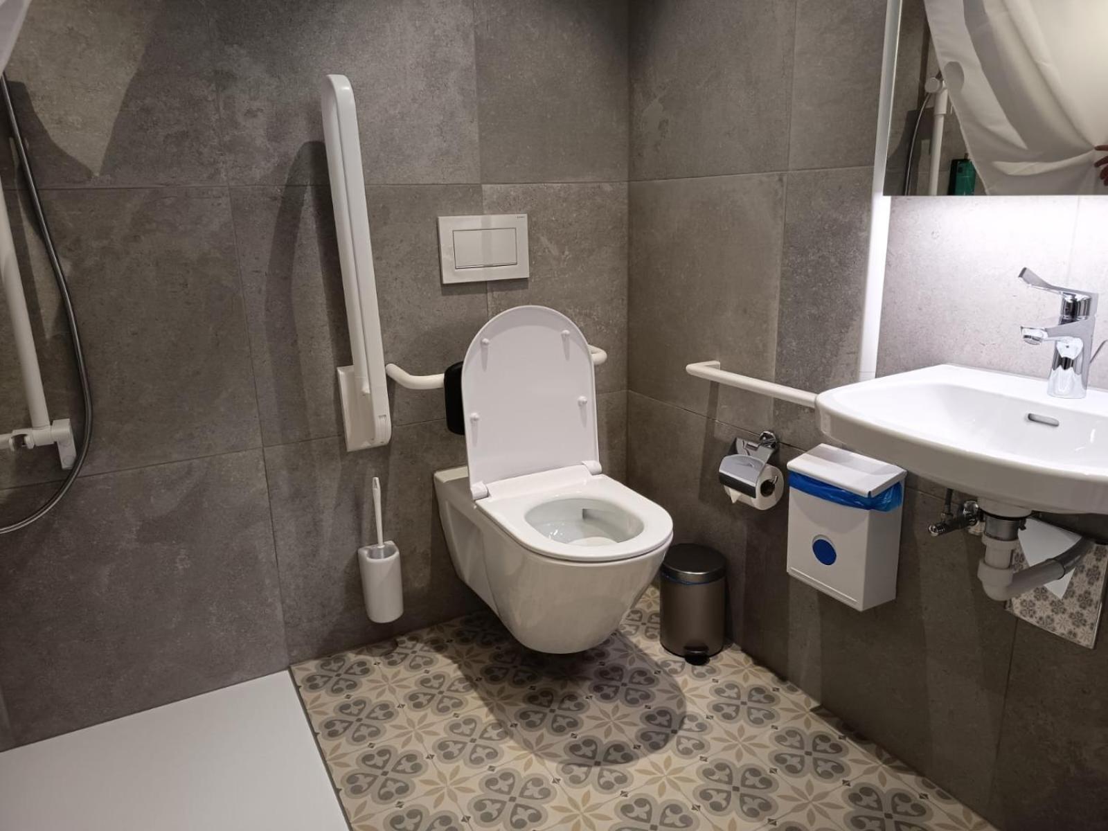 Hotel Restaurant Krone Aarberg Екстер'єр фото