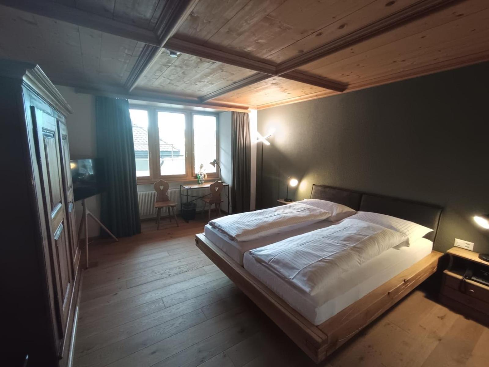 Hotel Restaurant Krone Aarberg Екстер'єр фото