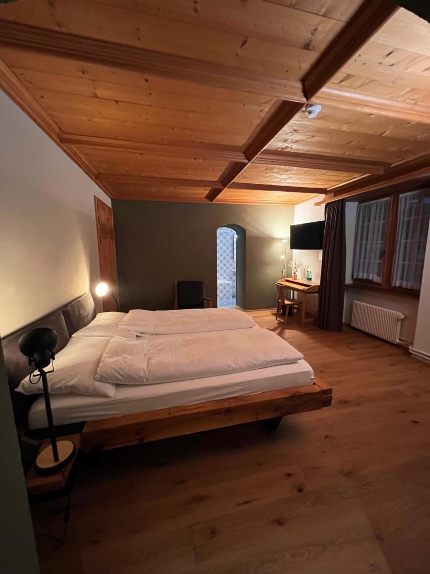 Hotel Restaurant Krone Aarberg Екстер'єр фото