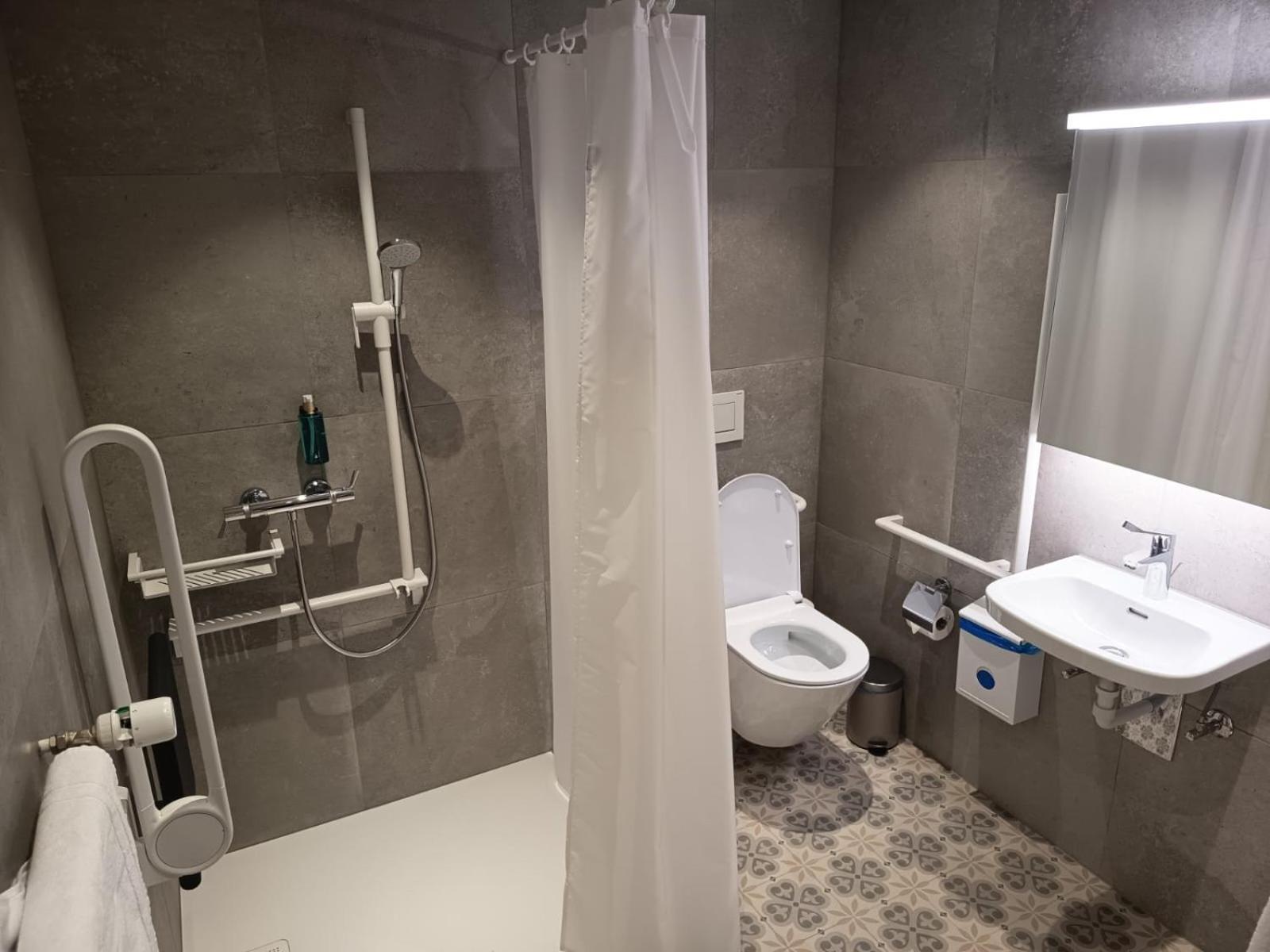 Hotel Restaurant Krone Aarberg Екстер'єр фото