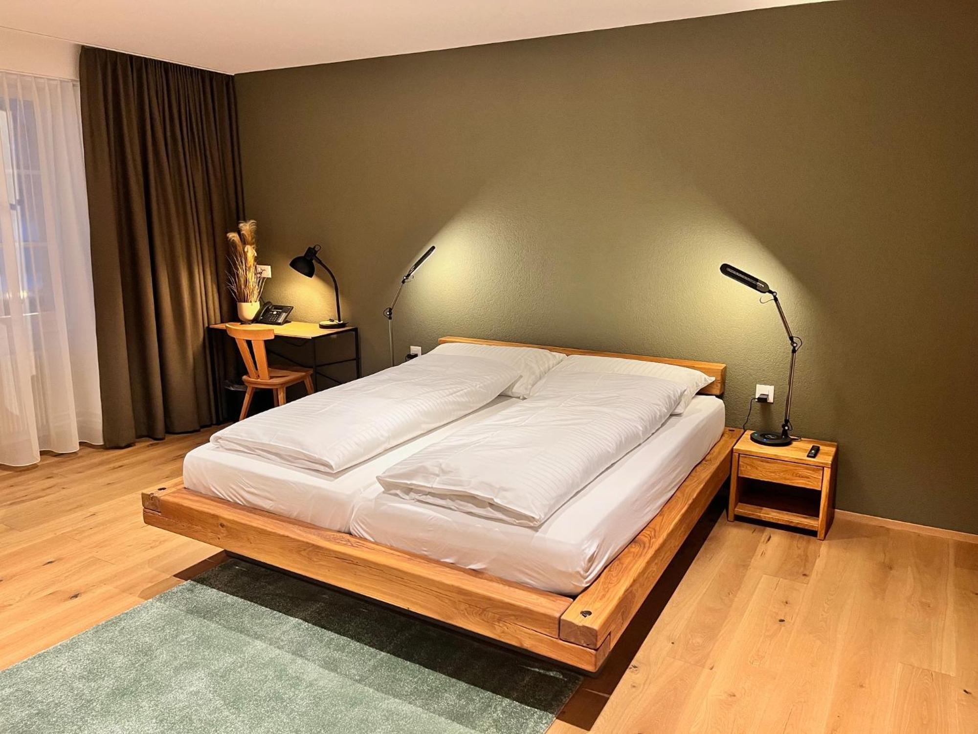 Hotel Restaurant Krone Aarberg Екстер'єр фото
